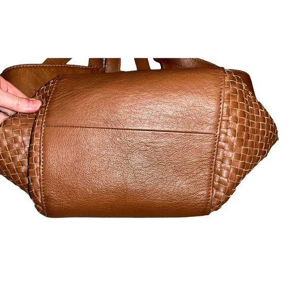 Wilson Leather Soft Woven Brown Leather Large Convertible Shoulder/Slouch Bag - Picture 3 of 9